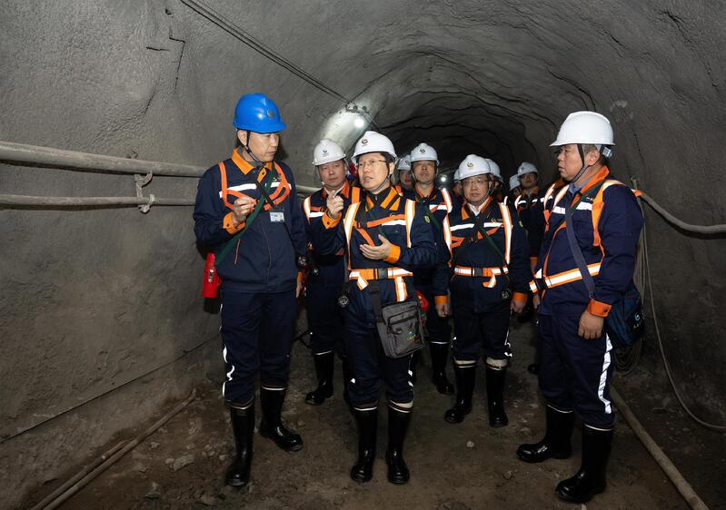 郄英才检查安全生产工作