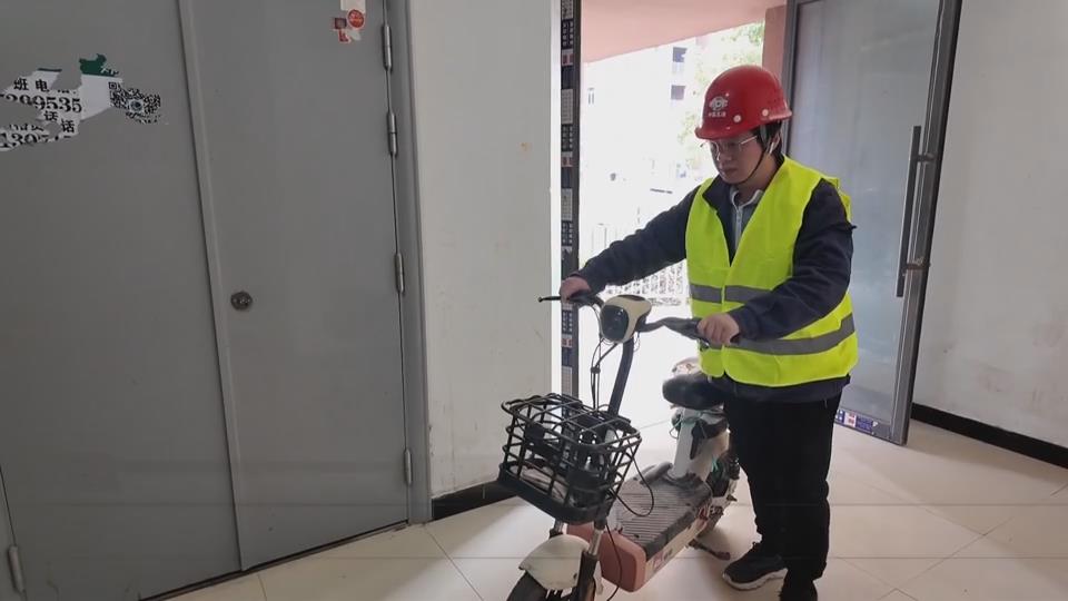 【新闻直通车】119消防宣传月 | 电动车进电梯就报警！ 新港园区新装“智能防火墙”