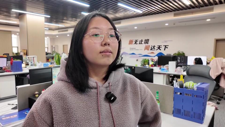 【新闻直通车】记者节·我们的故事 | 初出茅庐——携青春之志 赴采访征程