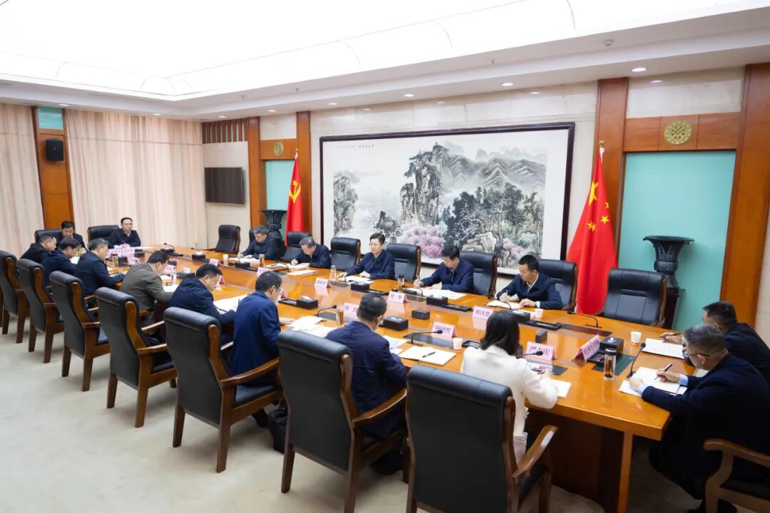 郄英才主持召开市委常委会专题民主生活会征求意见座谈会