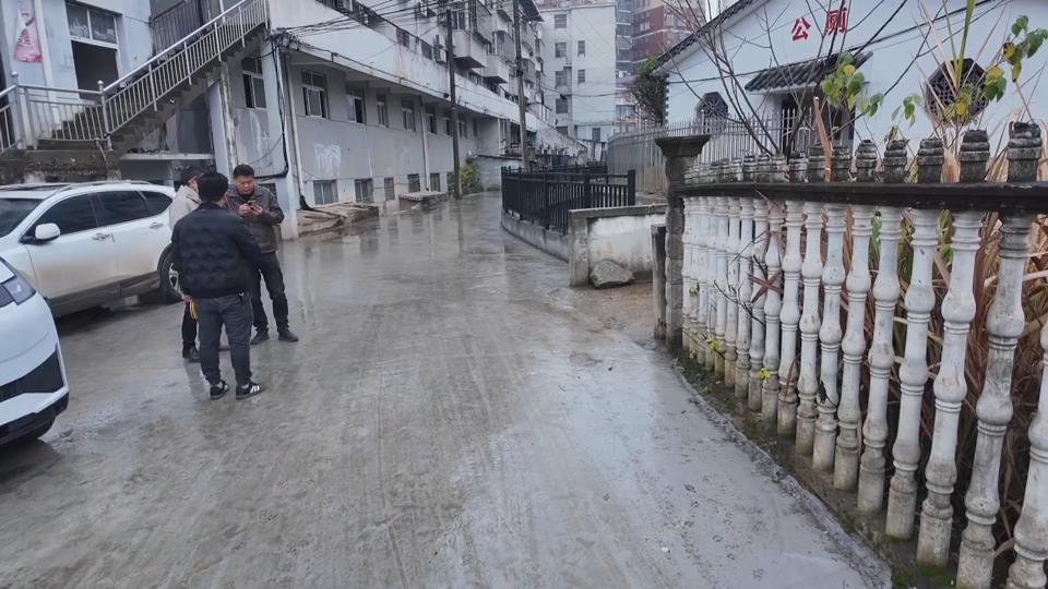 【新闻直通车】我为群众办实事 | 茗山乡：改造上学路 拓宽主干道