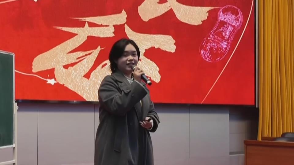 【新闻直通车】青春开讲！湖师学子把思政课讲成“最潮公开课”