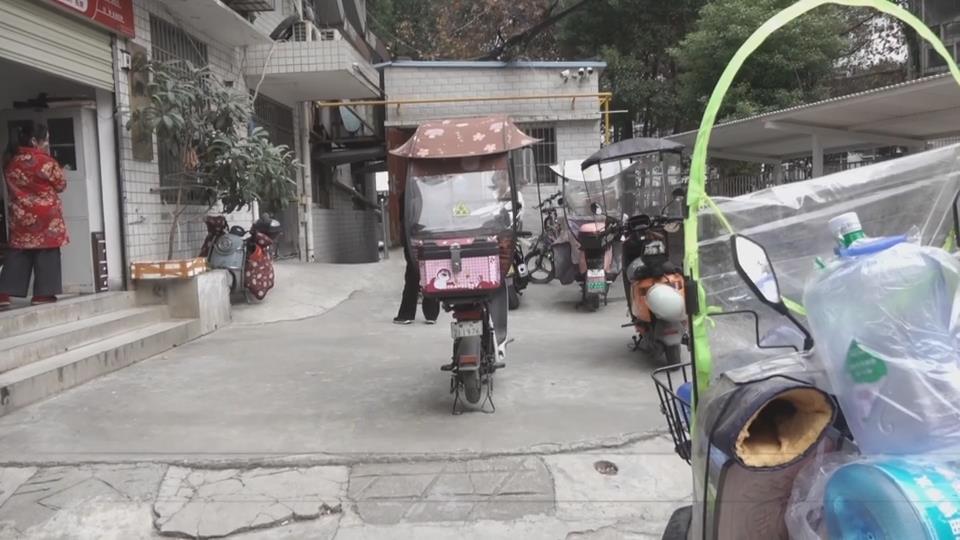 【新闻直通车】小兰帮忙 | 社区牵头筹钱清淤 老旧管道改造申请已提交