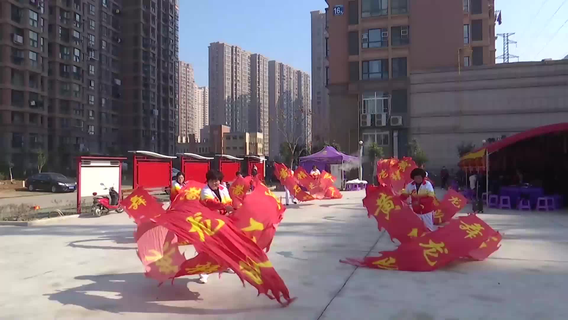 【新闻直通车】浓情百家宴 | 三江共和城小区：一顿饭拉近邻里距离