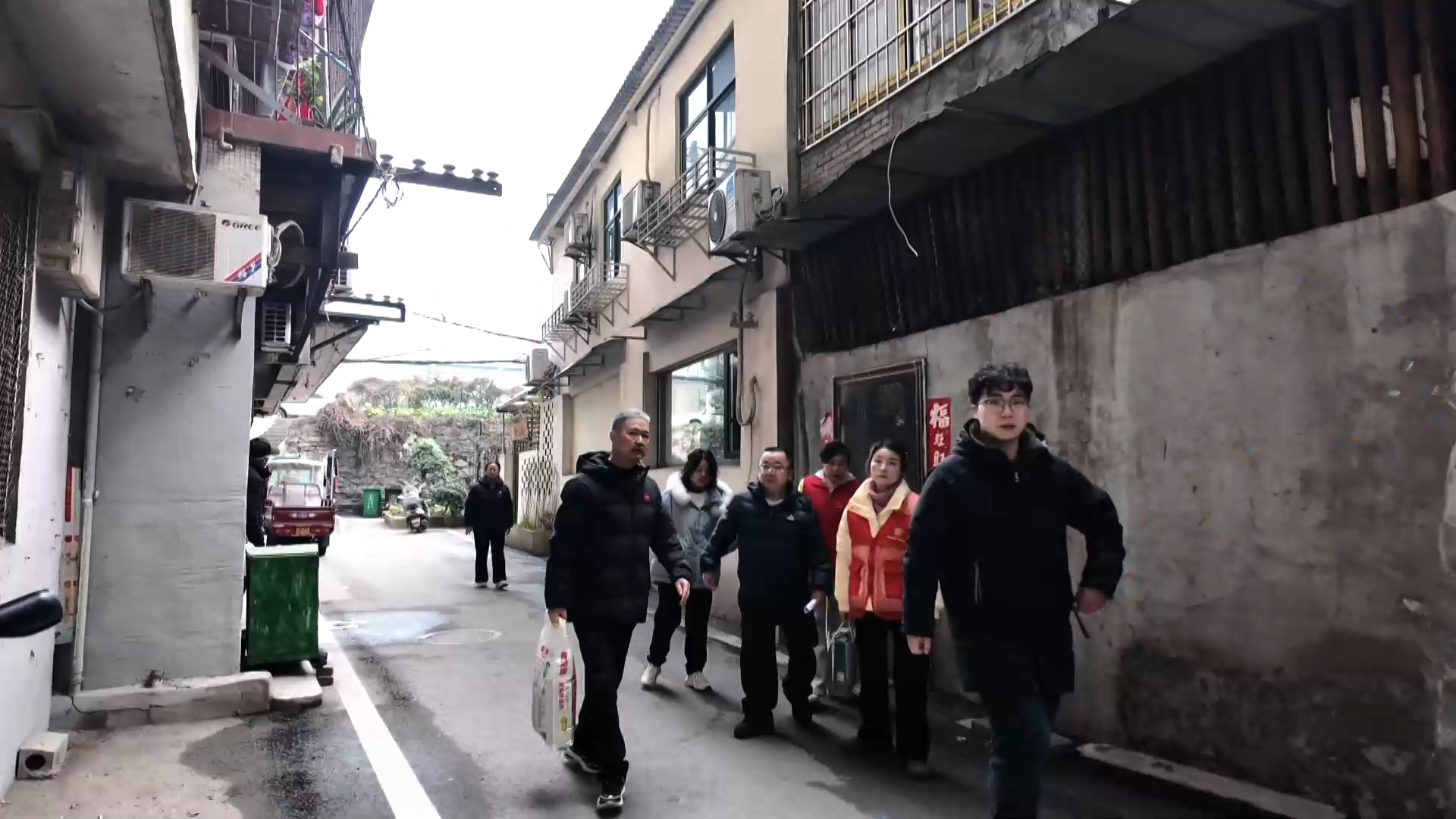 【新聞直通車】勝陽港社區(qū)：春節(jié)物資送上門 志愿服務(wù)暖民心