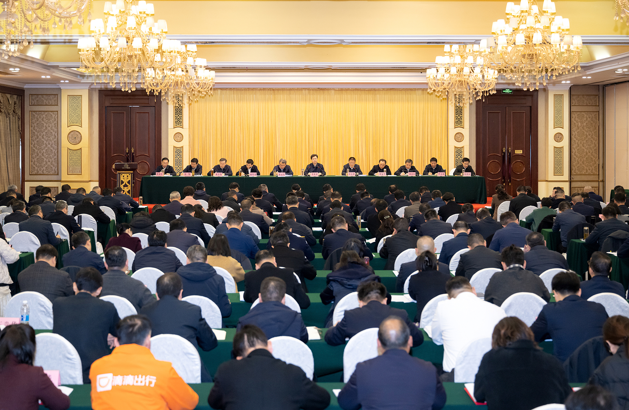 全市“建设增长极、打造中心城、合力建支点”推进大会召开 | 抬升发展标杆 奋进第一方阵 为全省支点建设作出黄石贡献