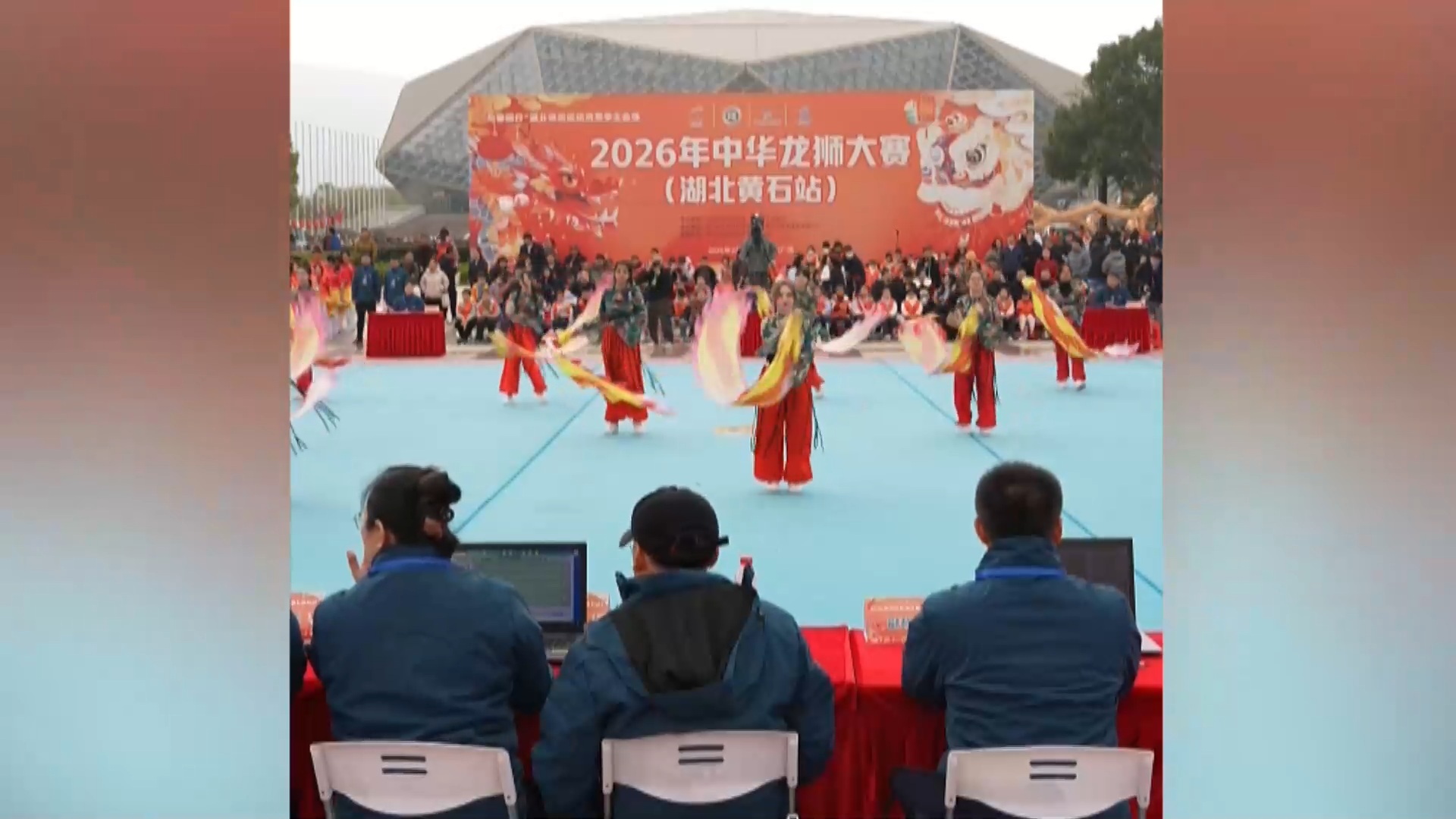 【新闻直通车】2026年中华龙狮大赛 | 敦煌飞天！“国际龙”舞出中国风