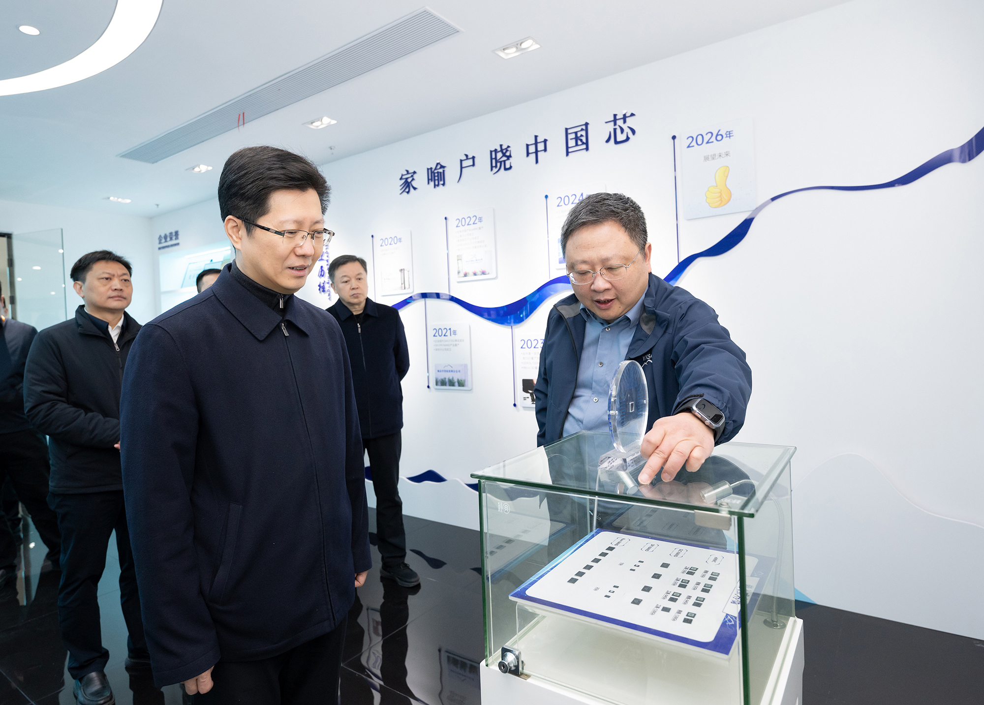 郄英才调研重点创新平台建设和科技型企业技术研发情况