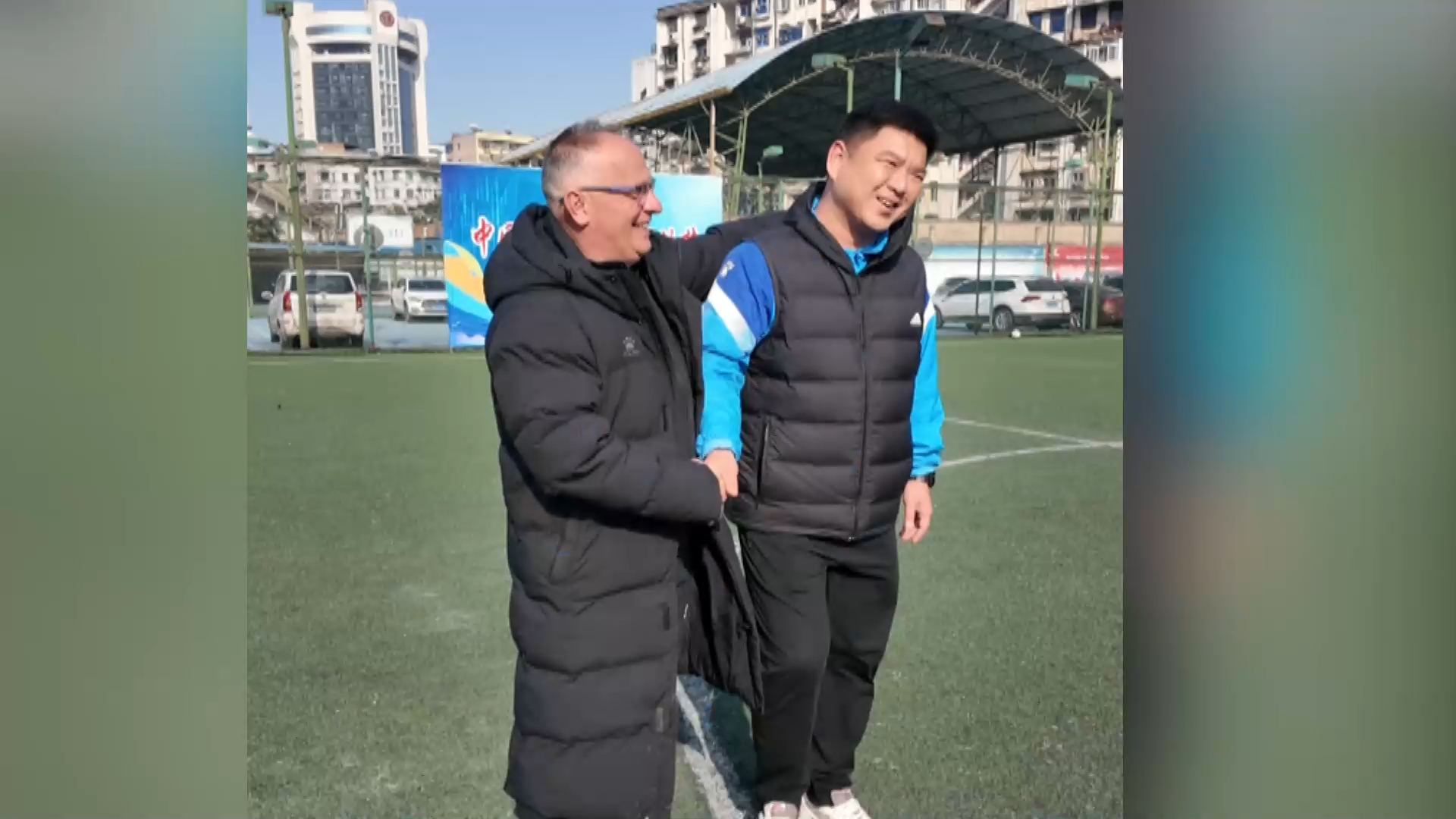 【新闻直通车】欧足联a级教练赫里克加盟黄石足球青训