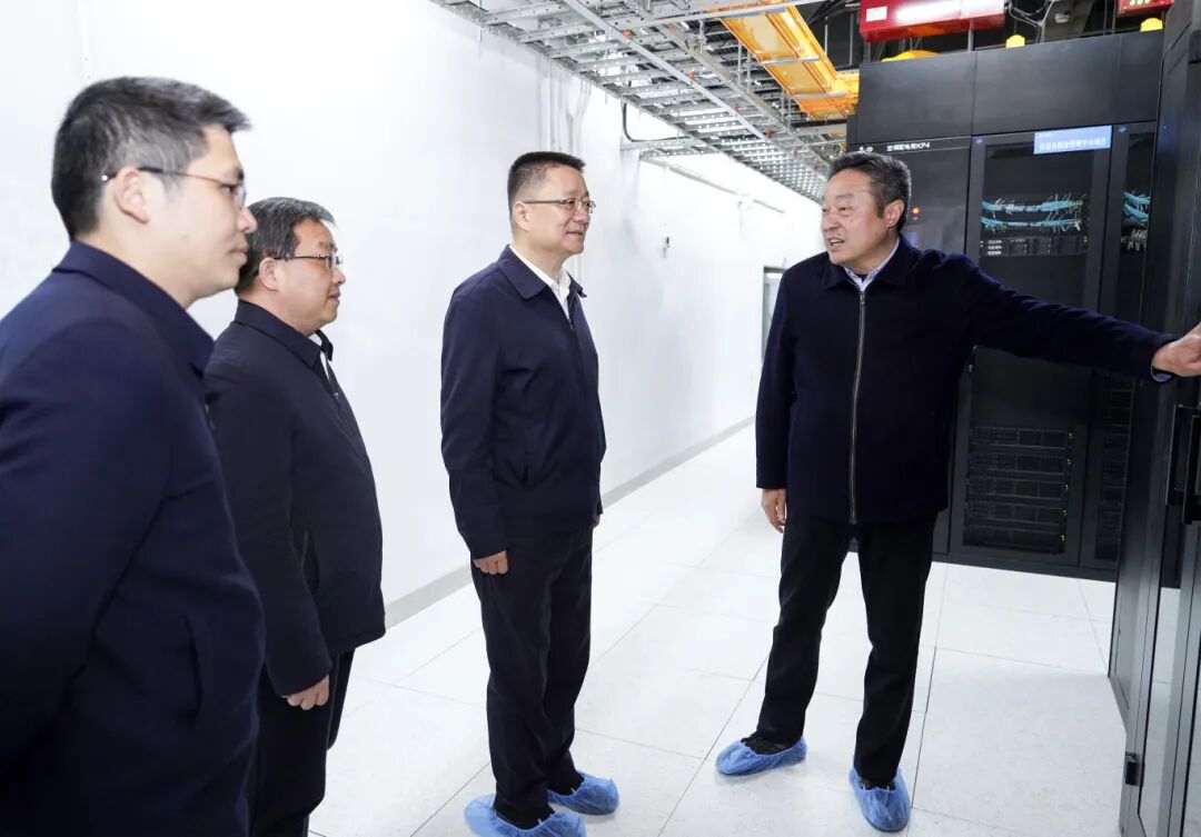 抬升标杆 加压奋进 奋力打造黄石城市新中心