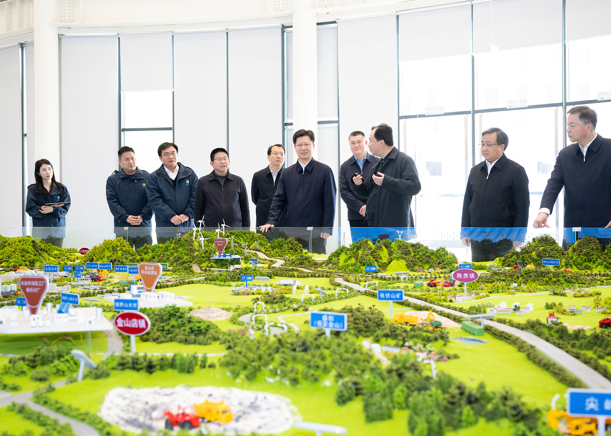 郄英才调研重点项目建设情况