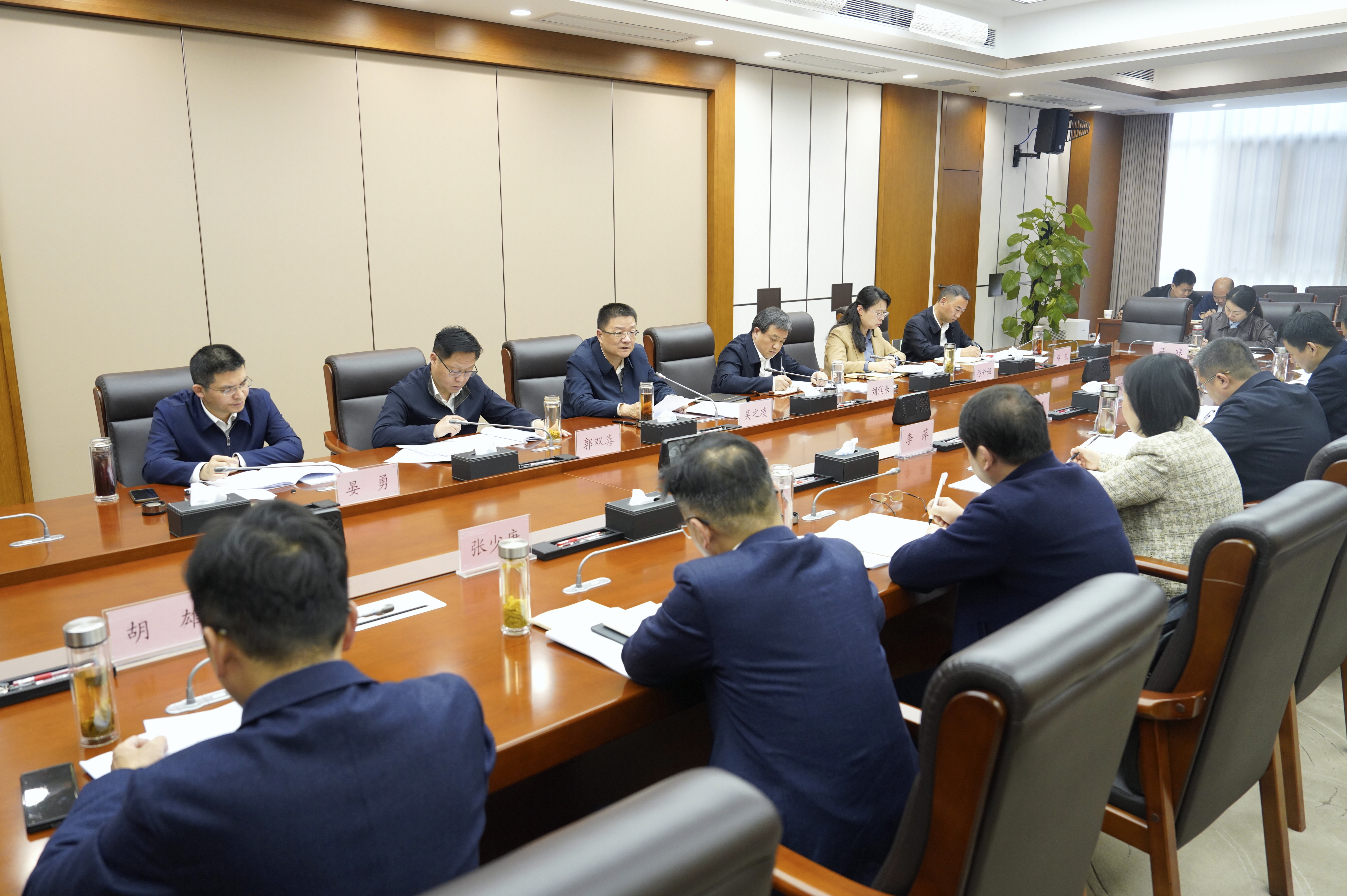 市政府党组开展树立和践行正确政绩观学习教育读书班第二次学习研讨暨市政府党组理论学习中心组（扩大）学习会