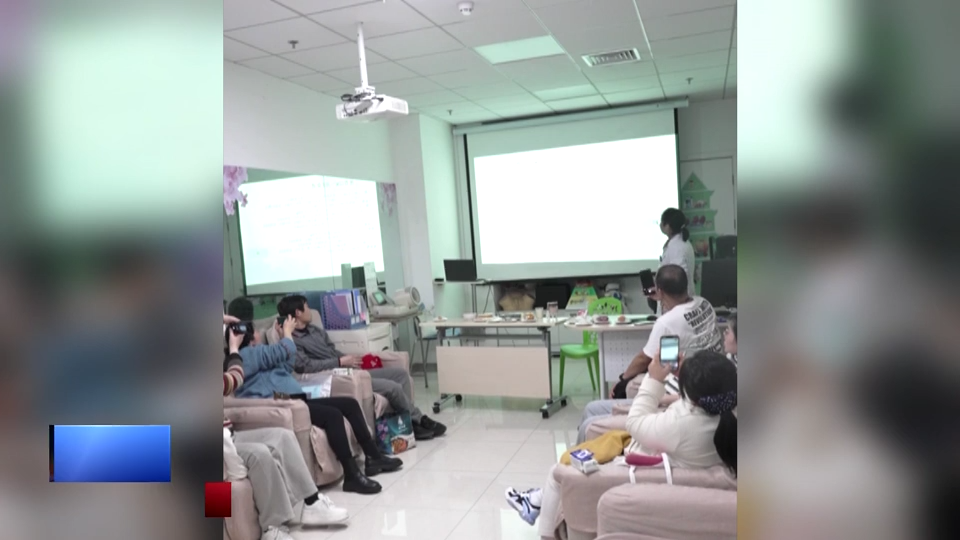 【新闻直通车】燃情楚超 足梦黄石 | 孕妈看球有讲究 产科医生划重点