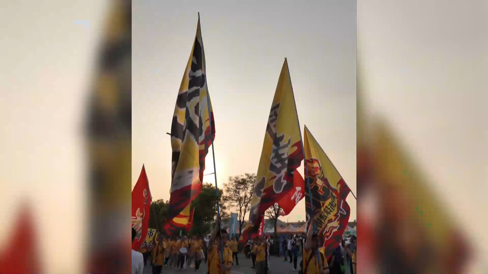 【新闻直通车】燃情楚超 足梦黄石 | 跨江助威！黄石八百球迷呐喊应援黄冈