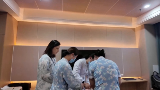 【新闻直通车】体验“中式坐月子”！荷兰籍产妇点赞黄石