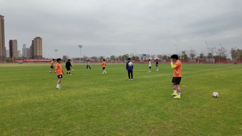【新闻直通车】燃情楚超 足梦黄石 | 强化默契挑战极限 黄石队“硬核”练兵