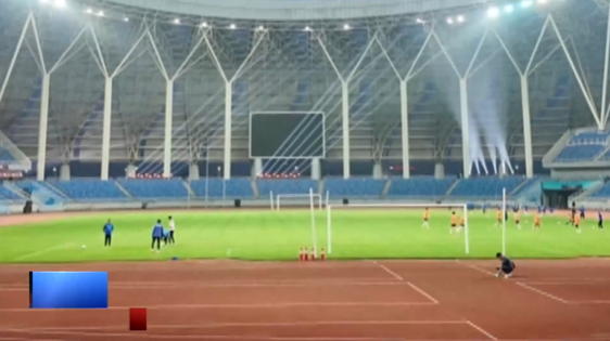 【新闻直通车】燃情楚超 足梦黄石 | 加油！百余名球迷现场擂鼓助威