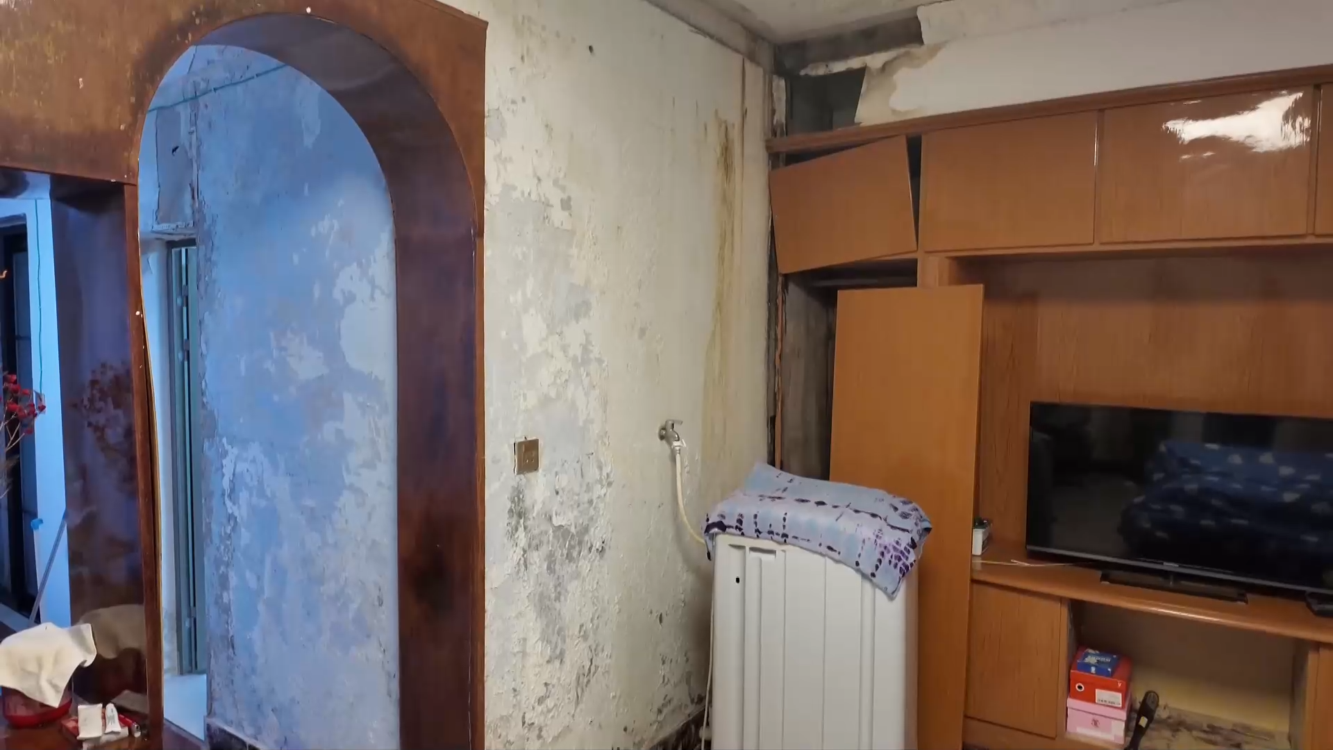 【新闻直通车】你打6363110 我来帮你跑腿 | 社区：漏水由多种原因造成 曾多次调解