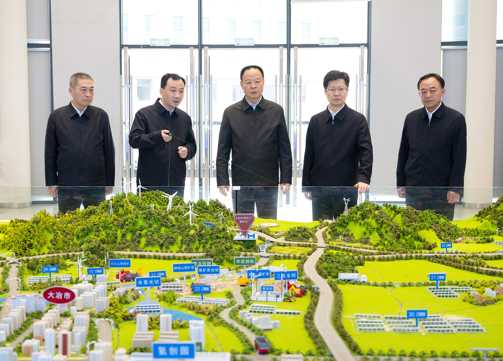 孙伟在黄石咸宁调研时强调 加快构建现代化产业体系 为支点建设提供坚实支撑