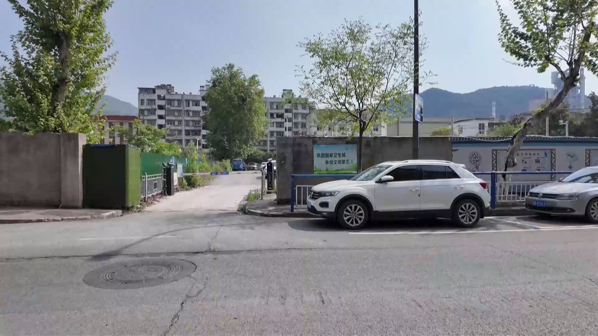 【新闻直通车】为救援队员免车费 好心的哥你在哪