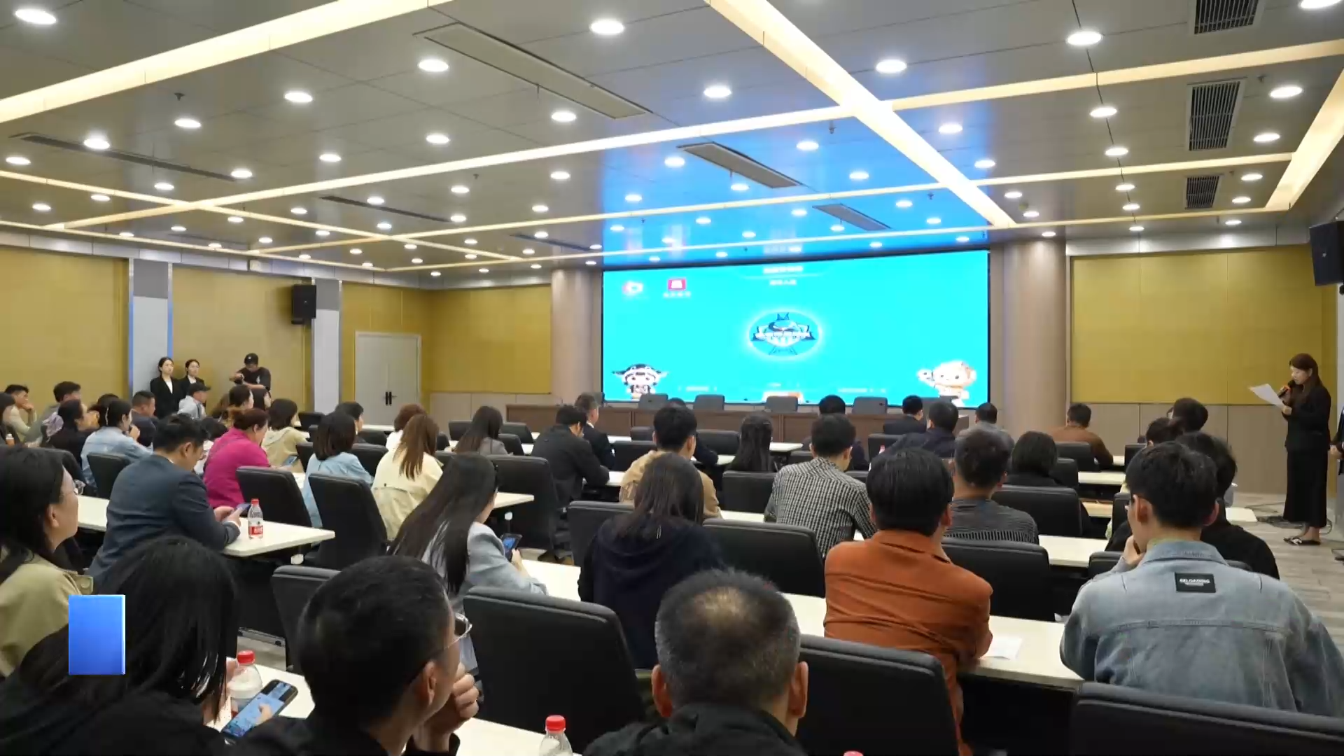 【新聞直通車】綠茵黃石 與你同行 | 每家5000元！20家企業(yè)贊助楚超黃石賽區(qū)