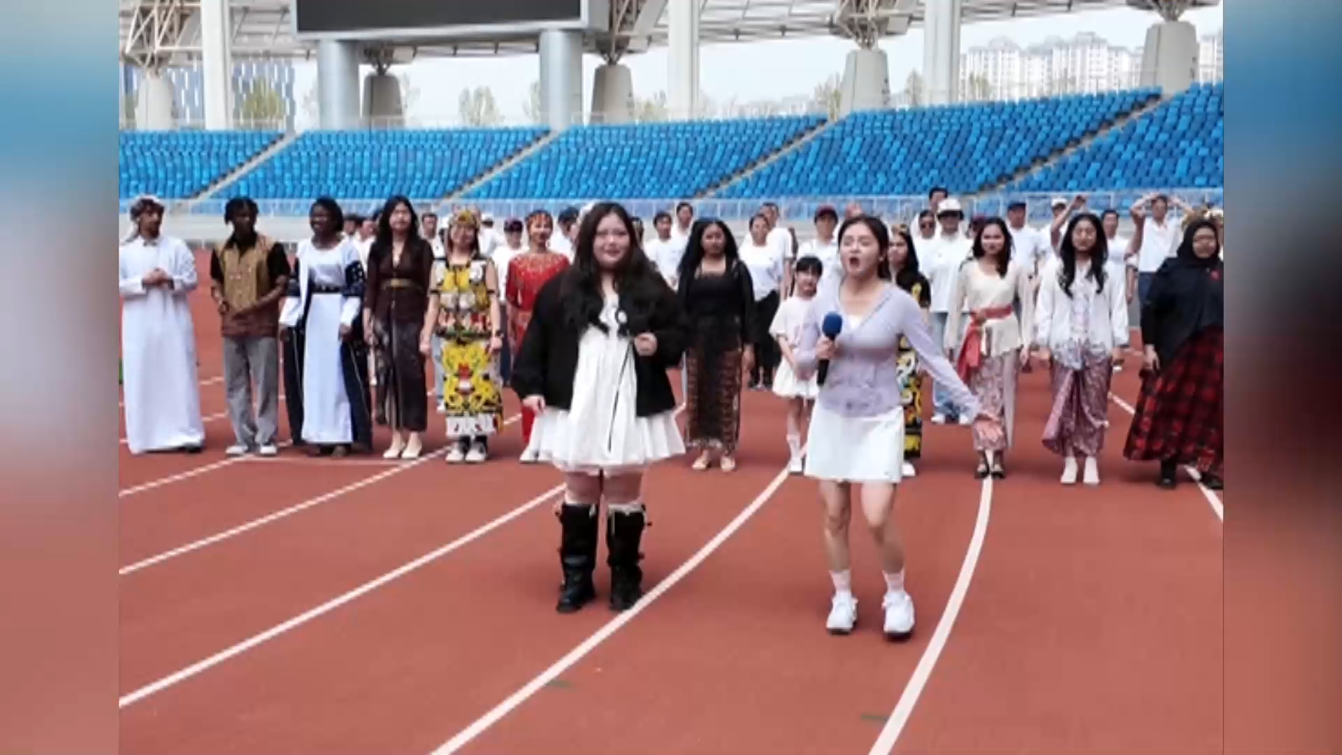 【新闻直通车】土豆片乐队《城市荣光》为“楚超”呐喊