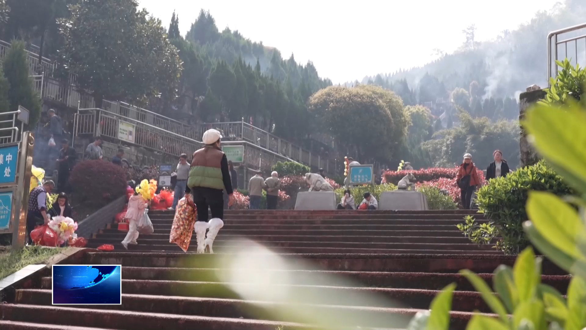 我们的节日·清明节 | 清明祭扫迎高峰 文明追思寄深情