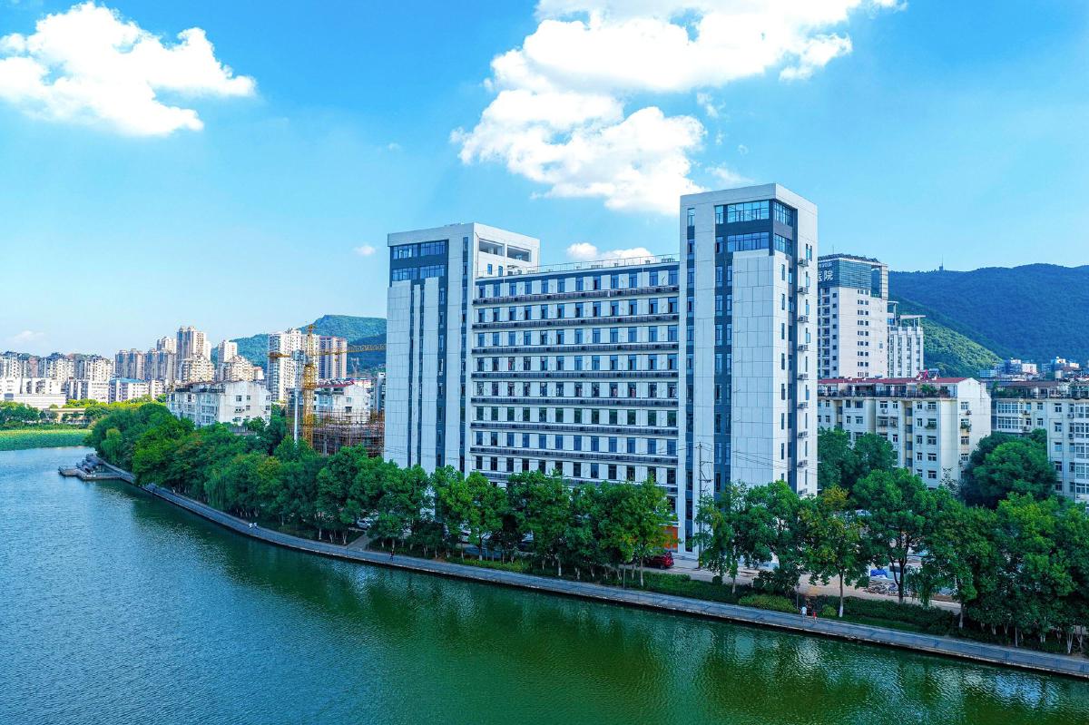 冶钢集团钢友大厦青年公寓　黄石融媒记者　周巍　摄.jpg