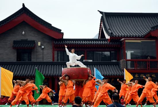 少林武术节登封少林寺预演近三万名弟子秀绝技