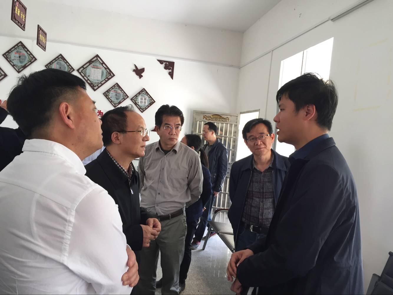 省编办主任饶志国赴黄冈开展互联网放管服改革调研督办