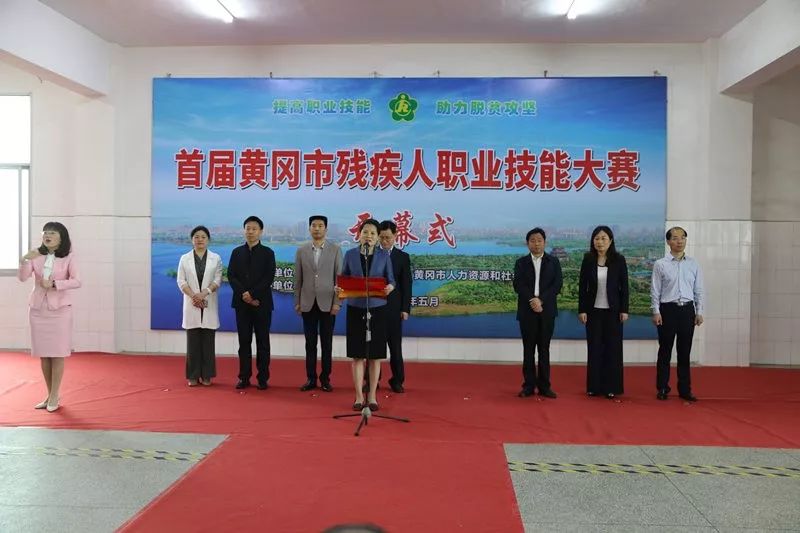烫发染发行业新趋势：更自然、安全的选择