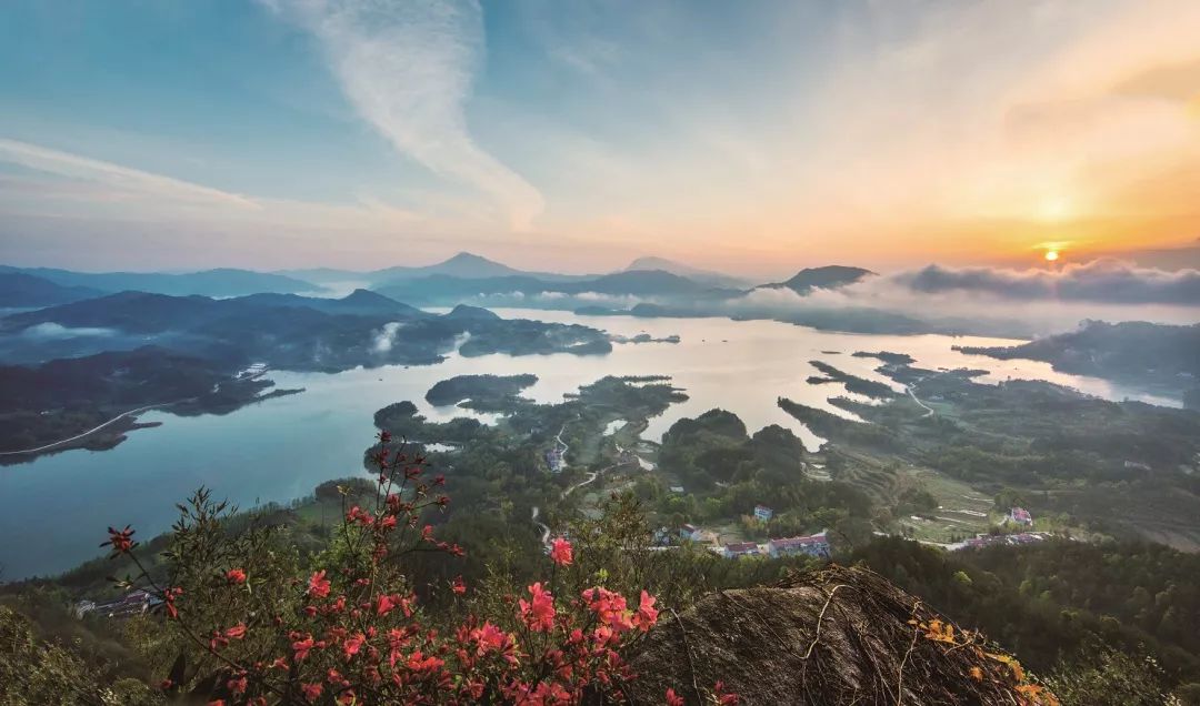 大鑫灣湖北仙人湖養生度假區位於蘄春縣大同鎮,傍臨鄂東道教朝覲地