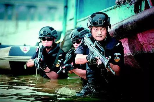 哪有什么岁月静好不过是有人替你负重前行