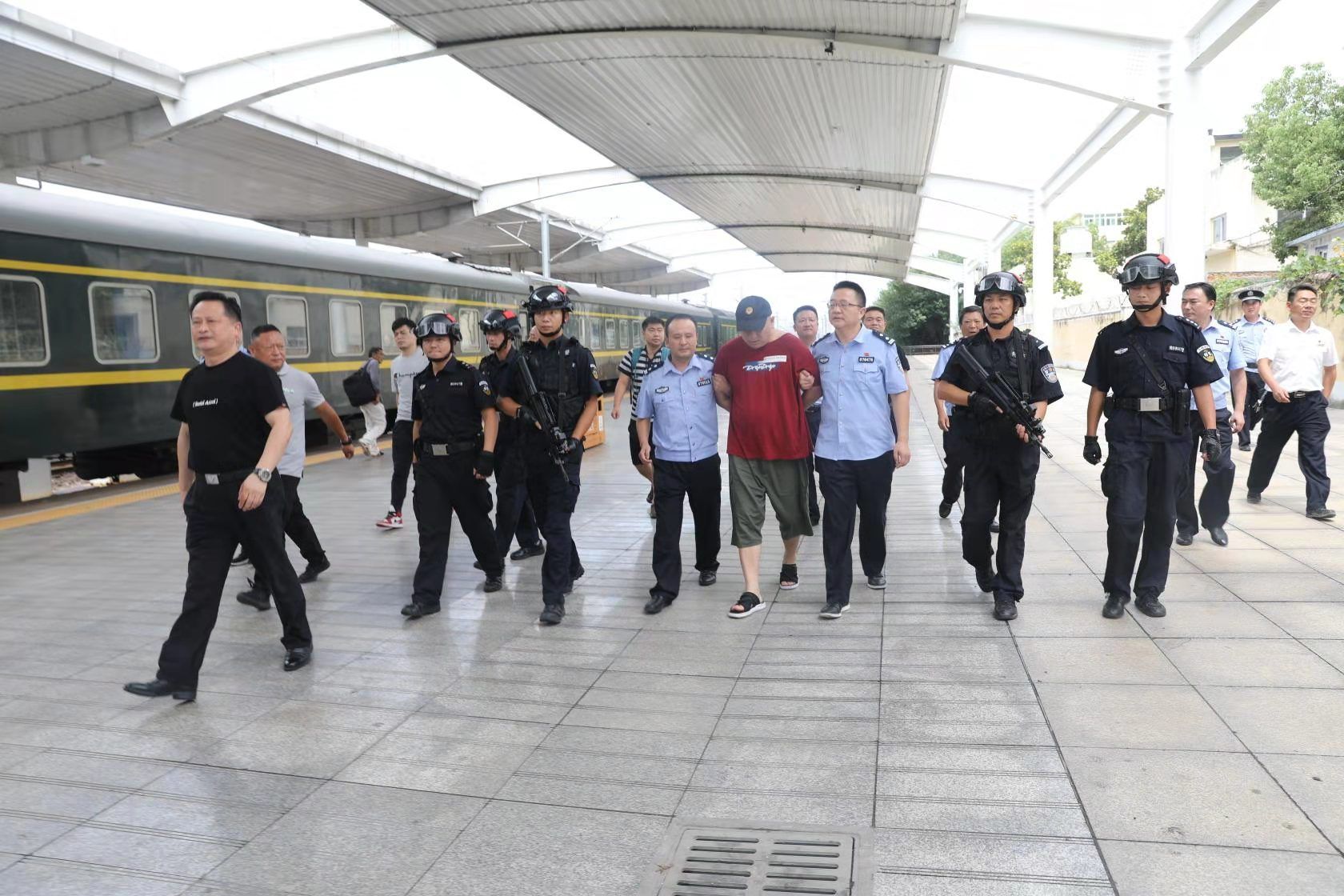 天网恢恢黄冈20年前持枪抢劫杀人案告破三名逃犯全部落网