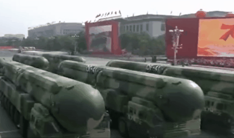 2019年10月1日,我国战略核力量新一代"顶梁柱"——东风-41核导弹在