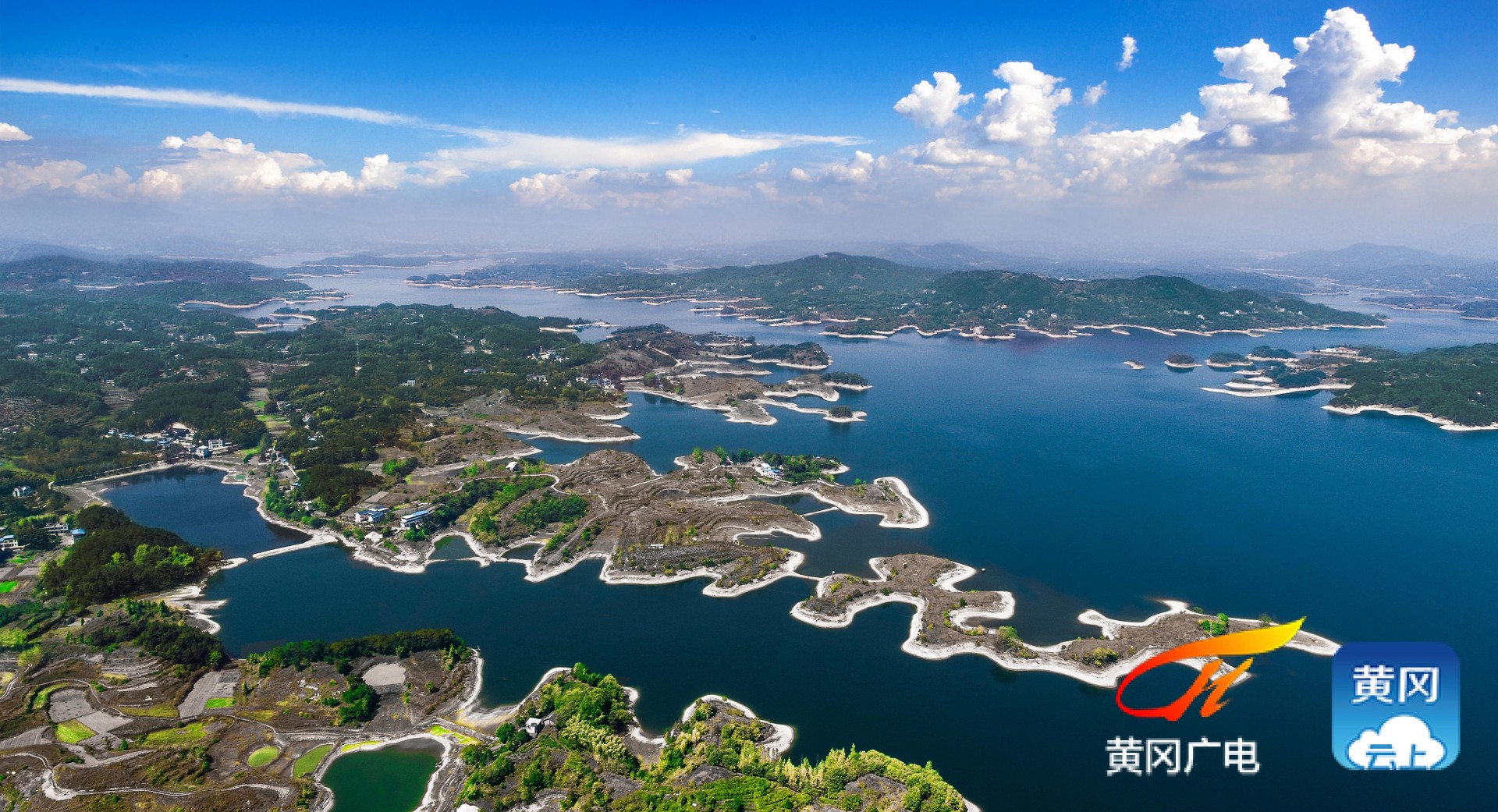 白莲河拍了拍你说一起来玩呀