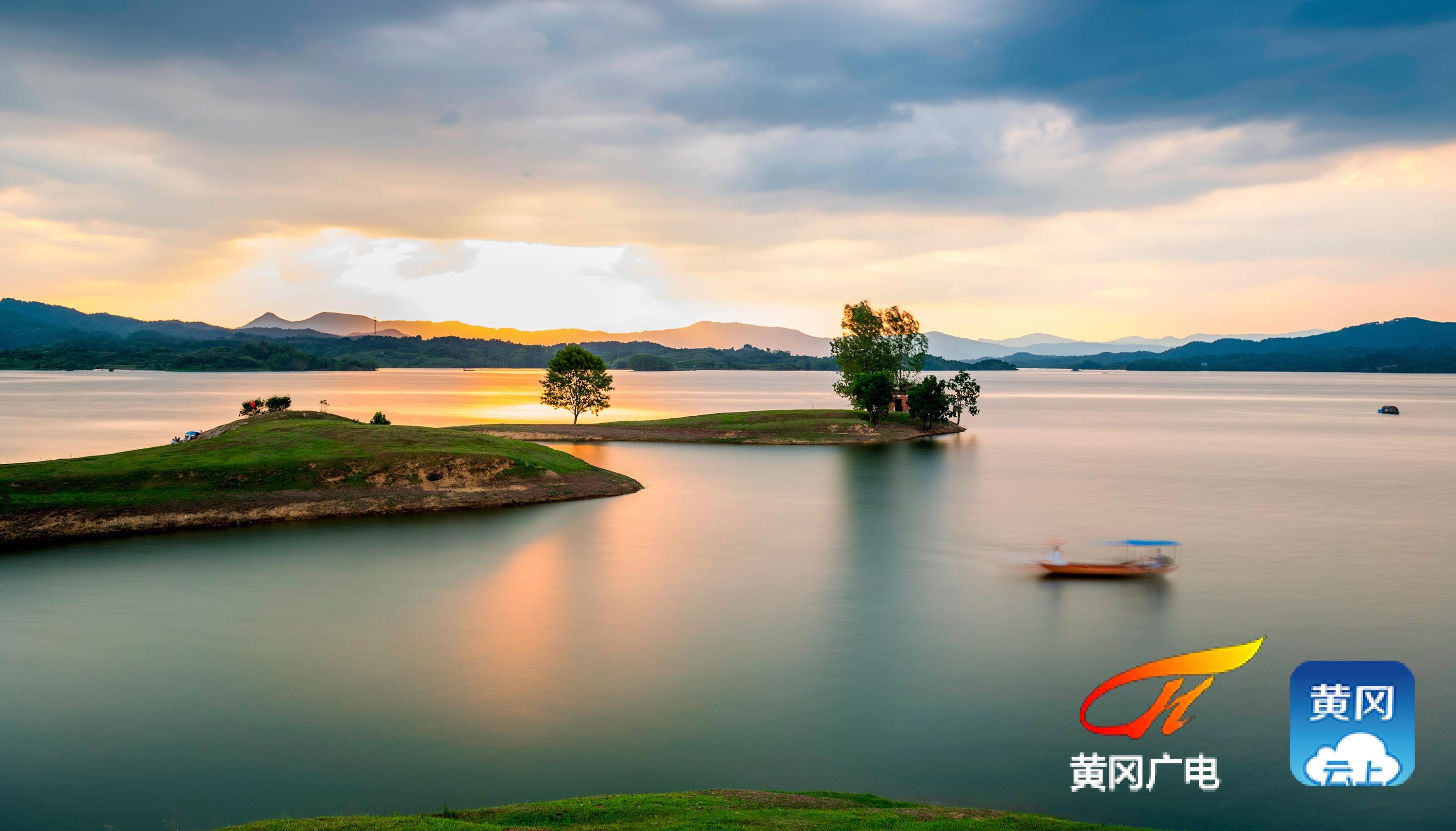 白莲河拍了拍你说一起来玩呀