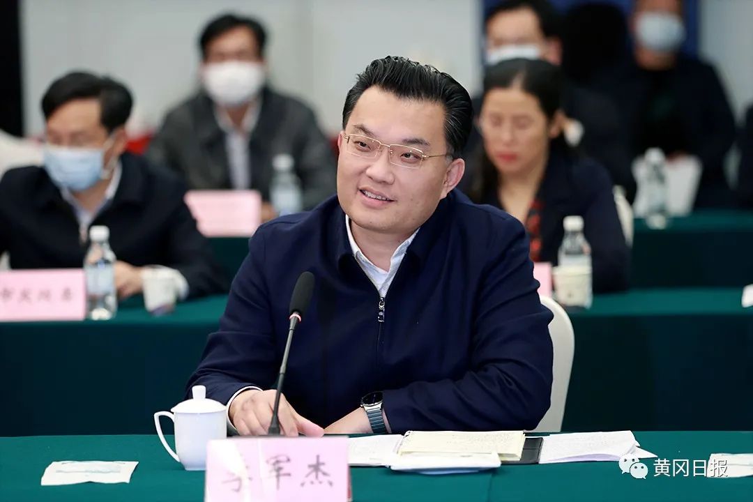 李军杰希望中建三局以此次签约为契机,更大力度投资黄冈,拓宽合作领域