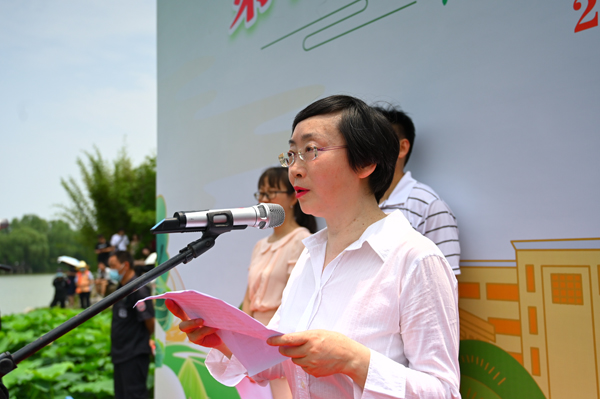 武汉科技大学举办第六届沁湖连心同舟共济端午龙舟友谊赛