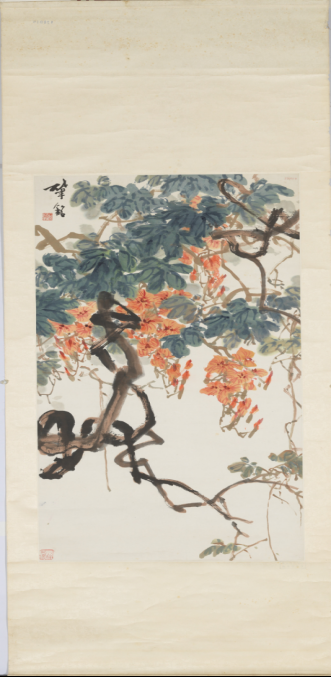 张肇铭《凌霄花》年代不详中国画 97x49cm张振铎《松鹰》年代不详中国