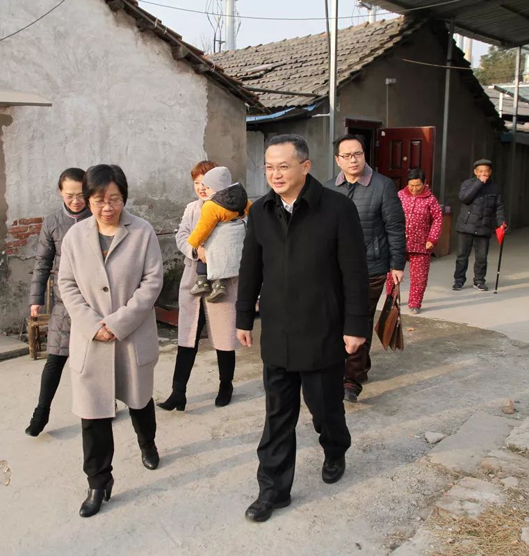 省委政法委副书记省维稳办主任周振武慰问我市见义勇为代表