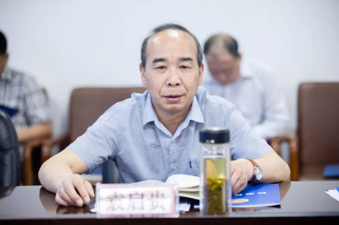 省社区矫正工作管理局局长袁启贵表示,检察机关找到了暂予监外执行