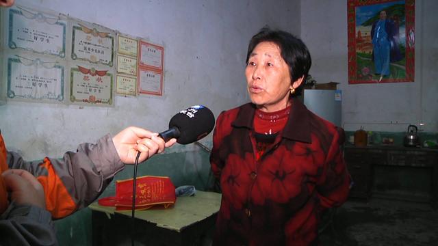 彭艳萍你妈妈找了你10年了10年没睡过一个安稳觉你快回来