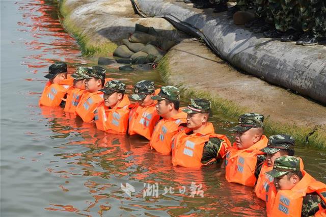 看湖北抗洪抢险综合实战演练