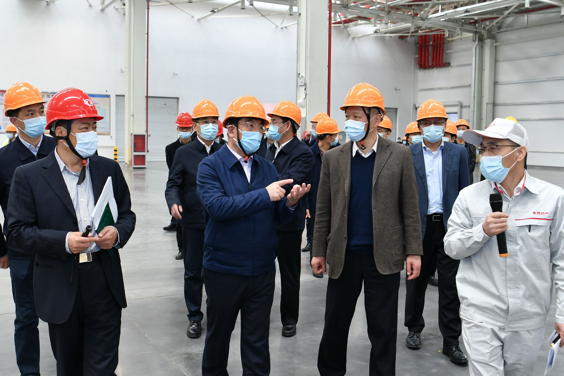 月4日,湖北省副省长曹广晶调研东风云峰项目湖北省政府副秘书长钟芝清