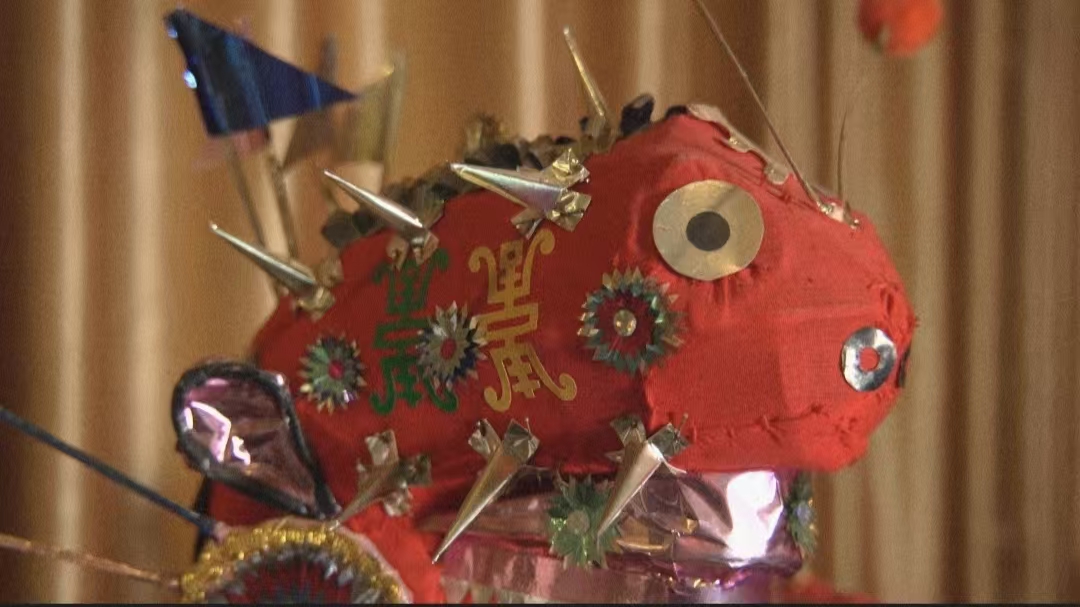 归元庙会2-龙头上的寿字2