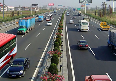 武汉节日交通通畅市民多错峰往返 未出现明显拥堵