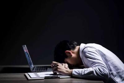 你今天“996”了吗？律师说了，涉嫌违法！