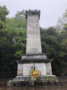 巡礼纪念碑：首义精神永不忘