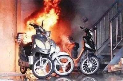 别让你的车成为”定时炸弹”｜直击电动自行车违法乱象